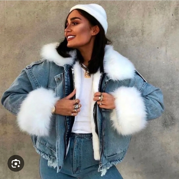 AKIRA Jackets & Blazers - AKIRA Coat Blue Denim Jacket with White Faux Fur Removable Lining Oversized NWOT